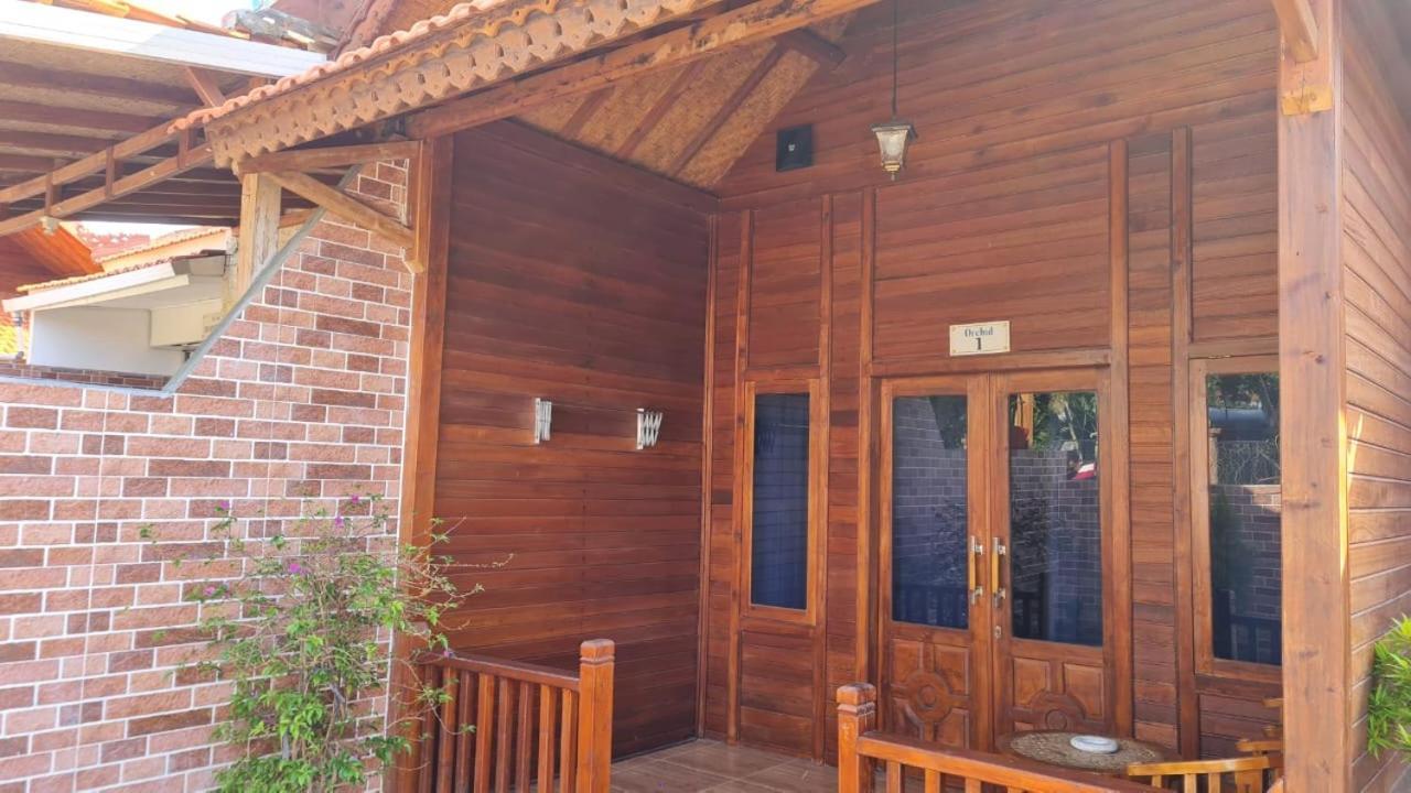 Uli Wood Villa, Jimbaran Bali - Near Gwk Екстер'єр фото