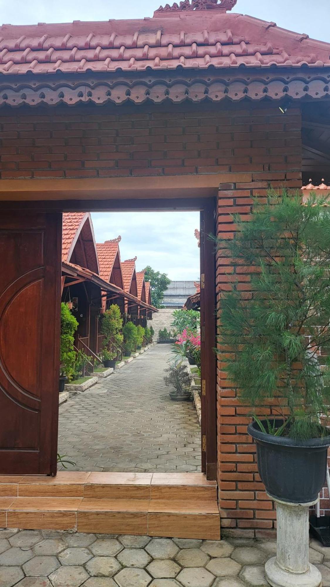 Uli Wood Villa, Jimbaran Bali - Near Gwk Екстер'єр фото